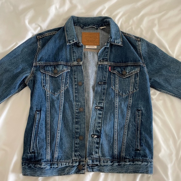 Levi’s oversized jean jacket - Picture 2 of 4